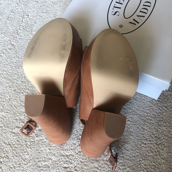 Steve Madden Gabby Cognac Platforms - Picture 4 of 4